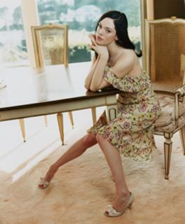 Rose McGowan feet photo thumbnail