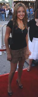 Amanda Bynes feet photo thumbnail