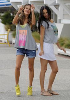 Adriana Lima feet photo thumbnail
