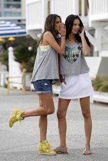Adriana Lima feet photo thumbnail