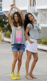 Adriana Lima feet photo thumbnail