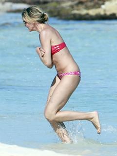 Cameron Diaz feet photo thumbnail
