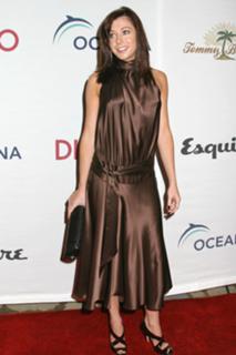 Alyson Hannigan feet photo thumbnail