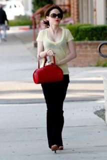 Rose McGowan feet photo thumbnail