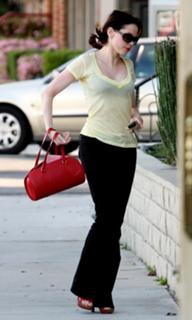 Rose McGowan feet photo thumbnail