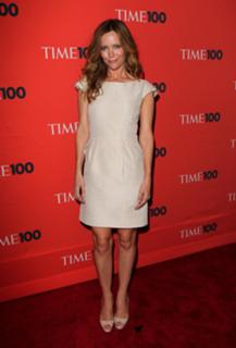Leslie Mann feet photo thumbnail