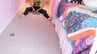 Brittani Taylor feet photo thumbnail