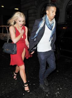 Helen Flanagan feet photo thumbnail