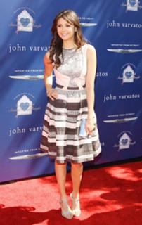 Nina Dobrev feet photo thumbnail