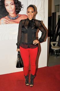 Evelyn Lozada feet photo thumbnail