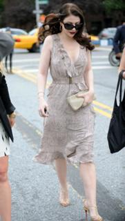 Michelle Trachtenberg feet photo thumbnail