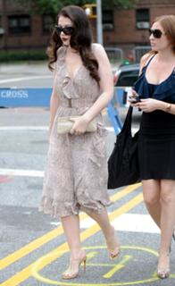 Michelle Trachtenberg feet photo thumbnail