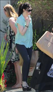Michelle Trachtenberg feet photo thumbnail