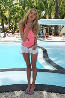 Elsa Hosk feet photo thumbnail