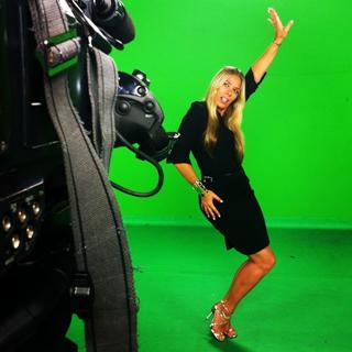 Adriane Galisteu feet photo thumbnail