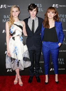 Nicola Peltz Beckham feet photo 2