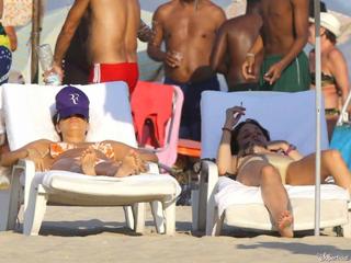 Eva Longoria feet photo thumbnail
