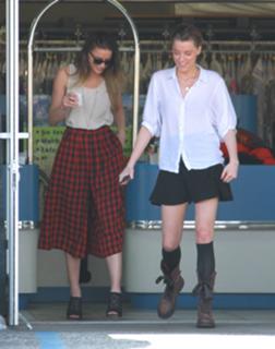 Amber Heard feet photo thumbnail