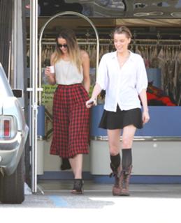 Amber Heard feet photo thumbnail