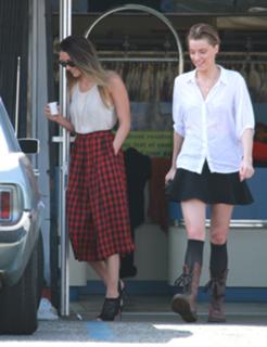 Amber Heard feet photo thumbnail