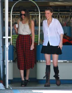 Amber Heard feet photo thumbnail
