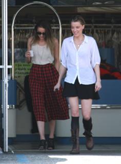 Amber Heard feet photo thumbnail