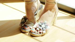 Brittani Taylor feet photo thumbnail