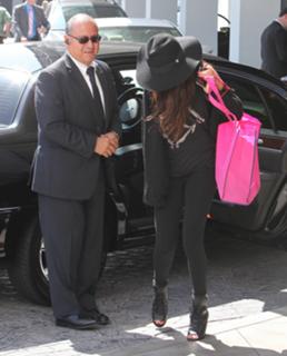 Selena Gomez feet photo thumbnail