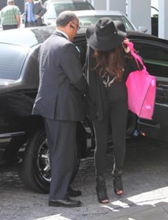 Selena Gomez feet photo thumbnail