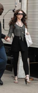 Michelle Trachtenberg feet photo thumbnail