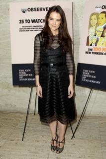 Katie Holmes feet photo thumbnail