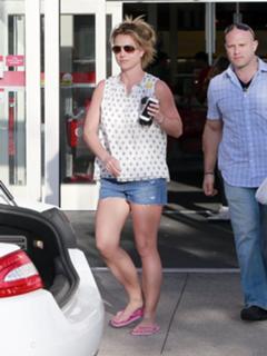 Britney Spears feet photo thumbnail