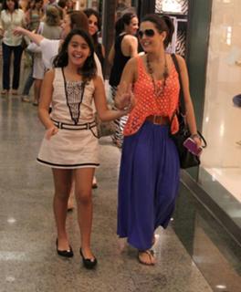 Giovanna Lancellotti feet photo thumbnail