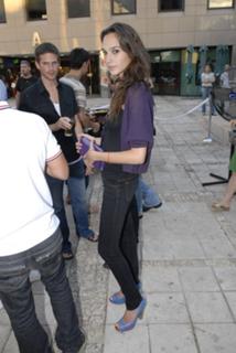 Gal Gadot feet photo thumbnail