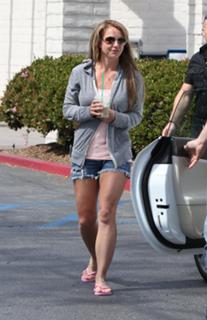 Britney Spears feet photo thumbnail