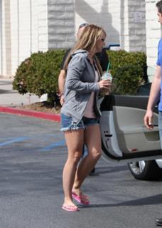Britney Spears feet photo thumbnail