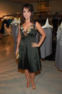 Lacey Chabert feet photo thumbnail