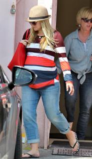 Kristen Bell feet photo thumbnail