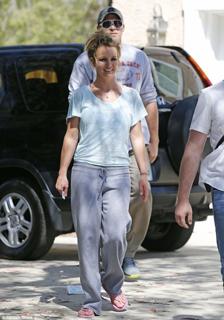 Britney Spears feet photo thumbnail