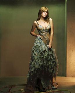 Mandy Moore feet photo thumbnail