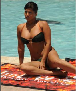 Sunny Leone feet photo thumbnail