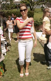 Kate Beckinsale feet photo thumbnail