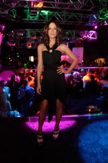 Kate Beckinsale feet photo thumbnail