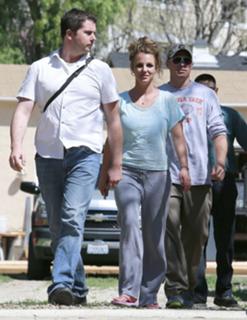 Britney Spears feet photo thumbnail