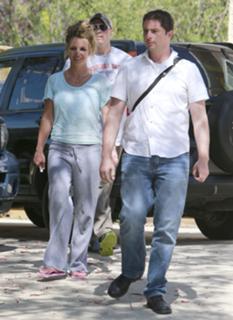 Britney Spears feet photo thumbnail