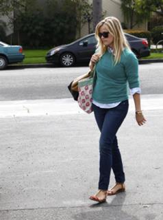 Reese Witherspoon feet photo thumbnail