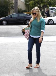 Reese Witherspoon feet photo thumbnail