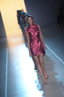 Karlie Kloss feet photo thumbnail