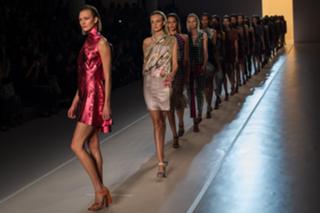 Karlie Kloss feet photo thumbnail