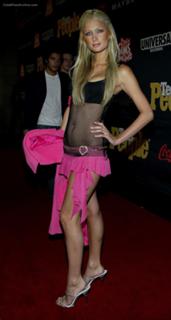 Paris Hilton feet photo thumbnail